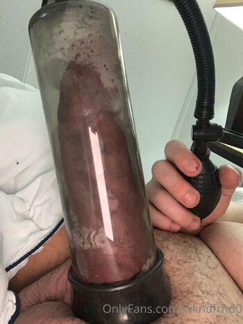 Be / wkndfrnd0 nude photo #4