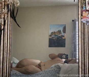 Be / wkndfrnd0 nude photo #12