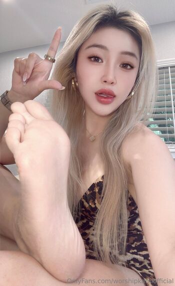 Princess Kami / worshipkamiofficial nude photo #9