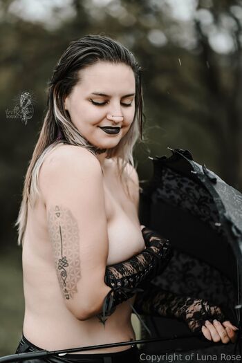 Luna Ros / xlunarosex / lunalilyblack nude photo #12