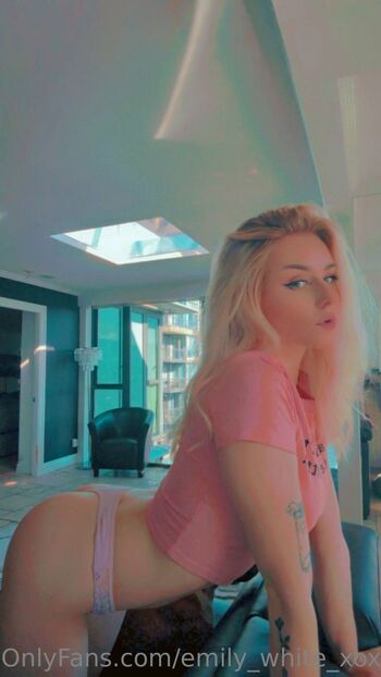 Molly Water / xmollywatersx nude photo #4