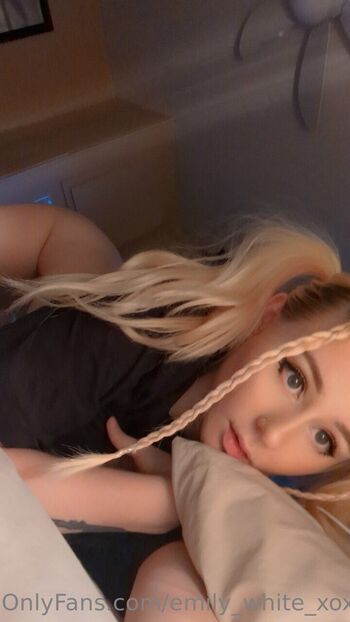 Molly Water / xmollywatersx nude photo #6