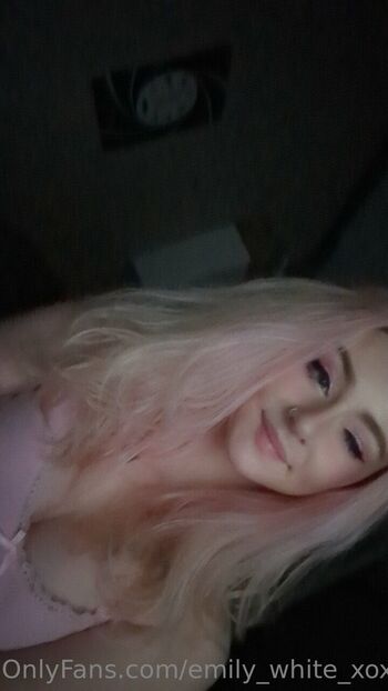 Molly Water / xmollywatersx nude photo #9