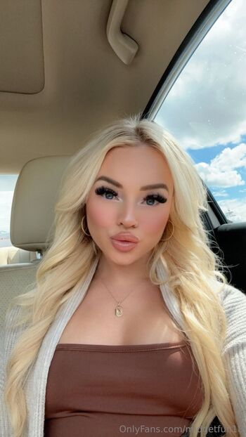 ELLIE / xo.ellie nude photo #6