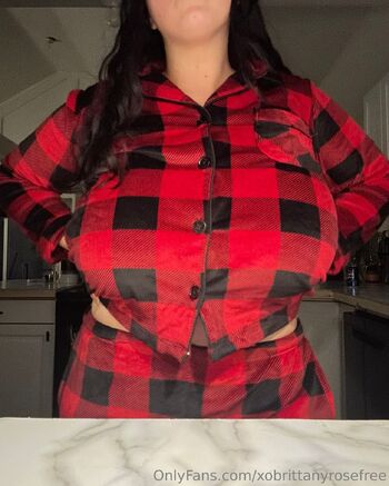 Brittany Ros / xobrittanyrosefree nude photo #1