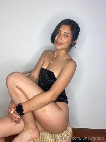 Laura / xolaurawht nude photo #33