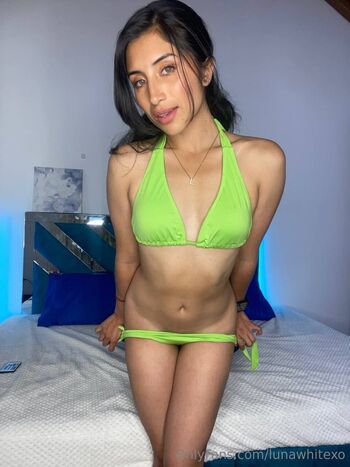 Laura / xolaurawht nude photo #38