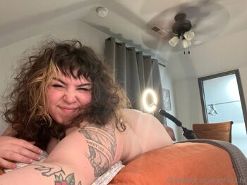 XOlivia / xolivia.tv nude photo #1