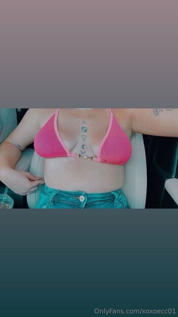 em / xoxoecc01 nude photo #13