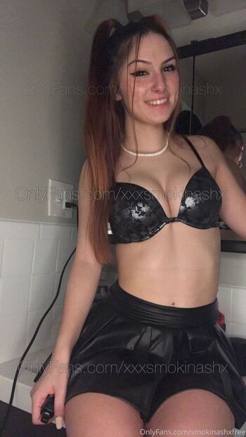 Ashle / xsmokinashxfree nude photo #26