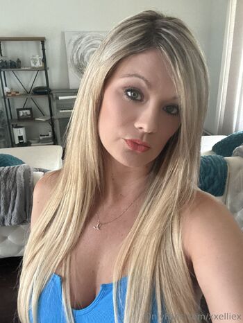 Ellie GFEHotwif / xxelliex / ellietayofficial / ellietayxxx nude photo #14