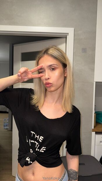 Yana Kok / yanakokafree nude photo #5