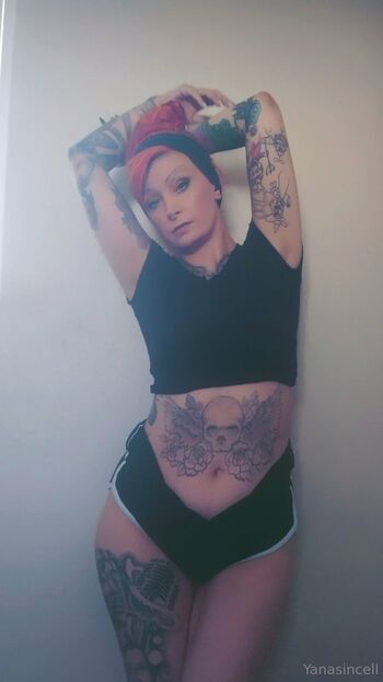 Yanasincell66 / yanasincell666 nude photo #1