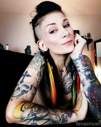 Yanasincell66 / yanasincell666 nude photo #5