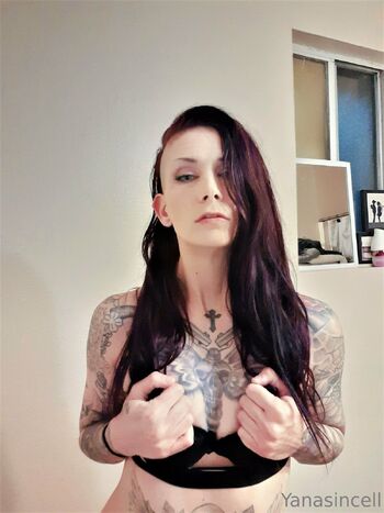 Yanasincell66 / yanasincell666 nude photo #6