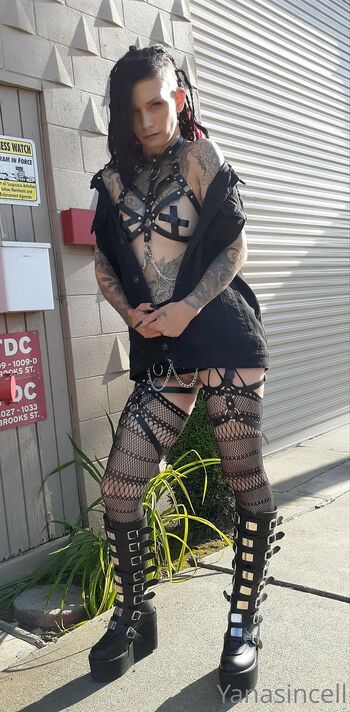 Yanasincell66 / yanasincell666 nude photo #18