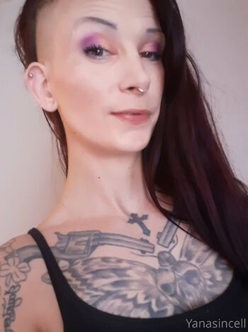 Yanasincell66 / yanasincell666 nude photo #26