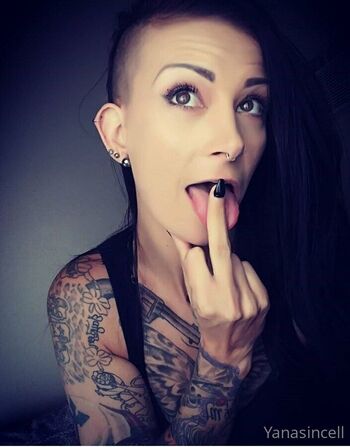 Yanasincell66 / yanasincell666 nude photo #30