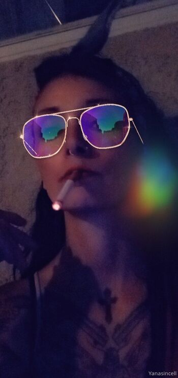 Yanasincell66 / yanasincell666 nude photo #36