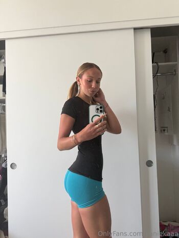 Yaniek / yaniekaaa nude photo #10