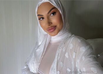Yasmin / yasmin_luna nude photo #9