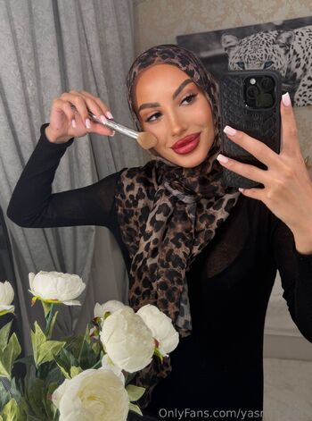 Yasmin / yasmin_luna nude photo #15