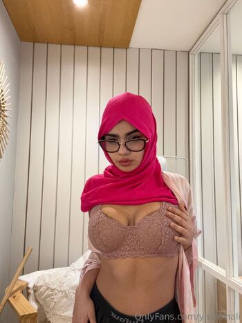 Yasmin Ali / yasminali nude photo #9