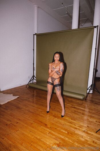 Yazmin Roya / yazminroyal nude photo #11