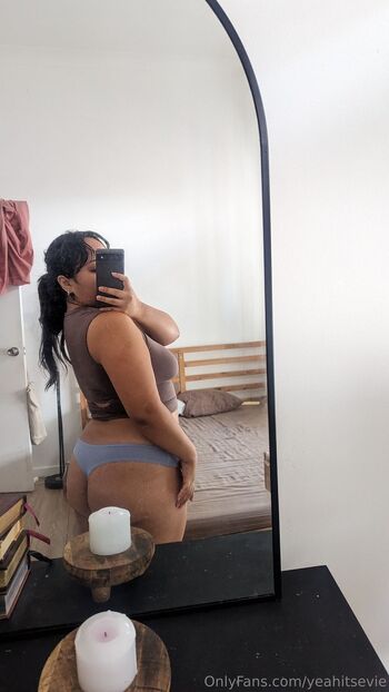 Evangeline / yeahitsevie nude photo #11