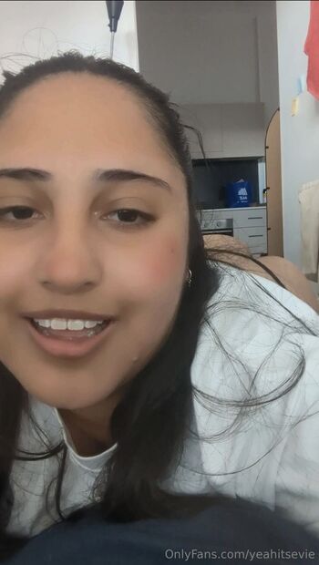 Evangeline / yeahitsevie nude photo #12