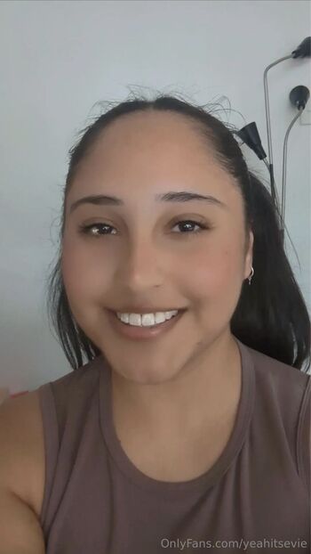 Evangeline / yeahitsevie nude photo #36