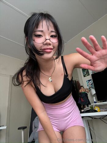 Yin / yinahomefi nude photo #12