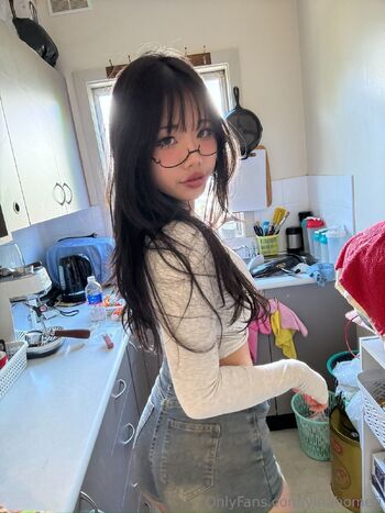 Yin / yinahomefi nude photo #13