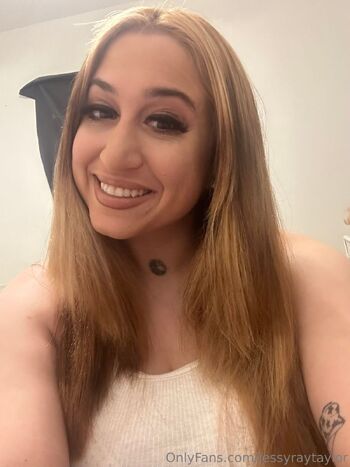 OnlyFans / youfoundmyof nude photo #3