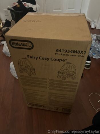 OnlyFans / youfoundmyof nude photo #4