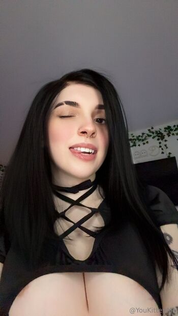 𝓚𝓲𝓽𝓽𝓮 / youkittenme nude photo #10