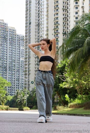 Lizzy Youngy / youngy.lizzy / youngy_lizzzy nude photo #18