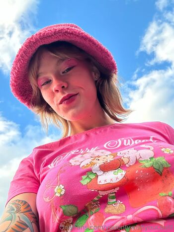 Charlott / youonlywishyoucould nude photo #35