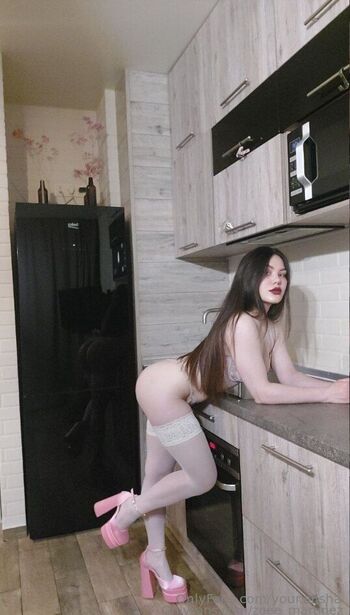 𝓨𝓸𝓾𝓻 𝓐𝓵𝓲𝓼𝓱𝓪 / your.alisha nude photo #11