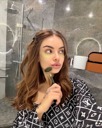 Lilia / your_lilia nude photo #4