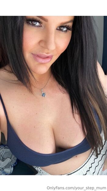 Mummy_next_doo / your_step_mum nude photo #17