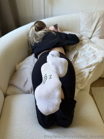 Lett / yourbest_blondie nude photo #3