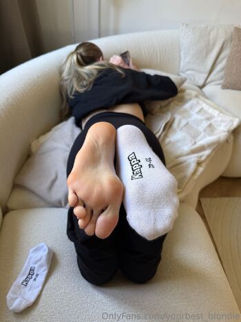 Lett / yourbest_blondie nude photo #4