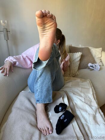 Lett / yourbest_blondie nude photo #14