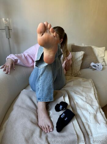 Lett / yourbest_blondie nude photo #15