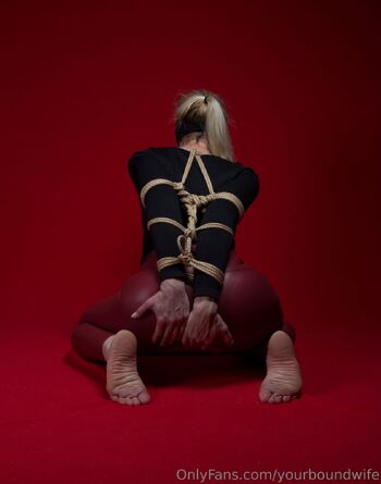 Wif / yourboundwife nude photo #18