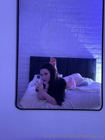 luna / yourcherrysgirlyx nude photo #14