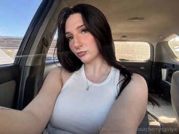 luna / yourcherrysgirlyx nude photo #18