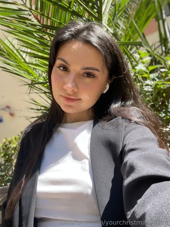 OnlyFans / yourchristmasdream nude photo #18