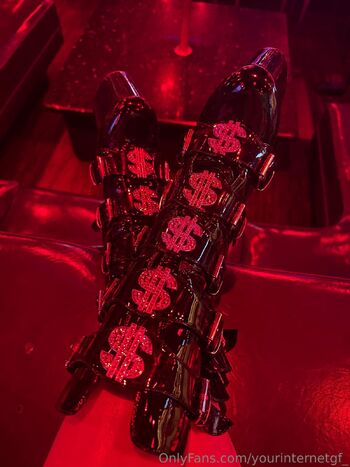 My / yourinternetgf_ nude photo #3